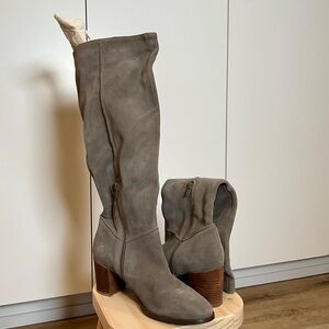 Women's Gray Suede Boots